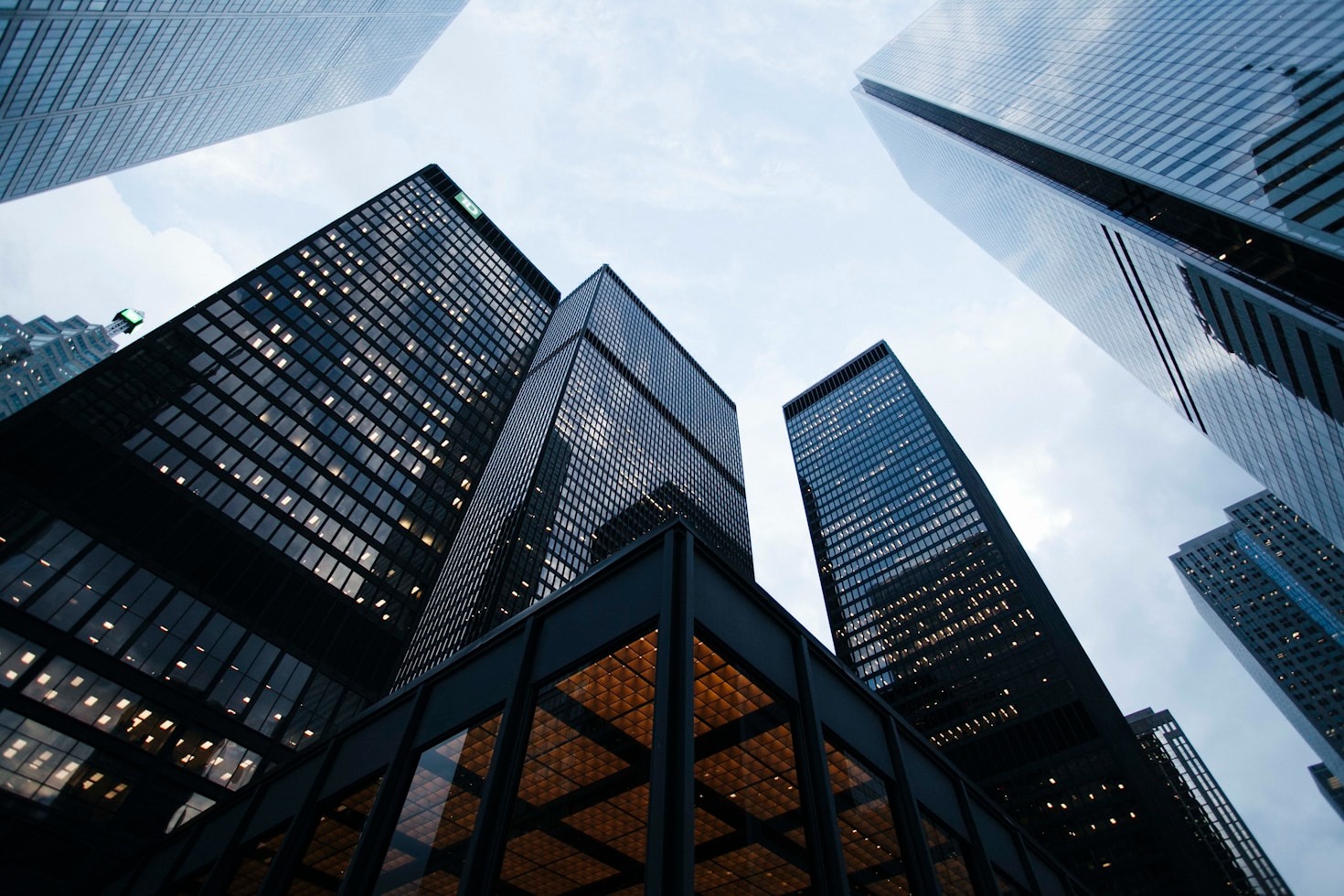 Como minimizar riscos ao investir no exterior